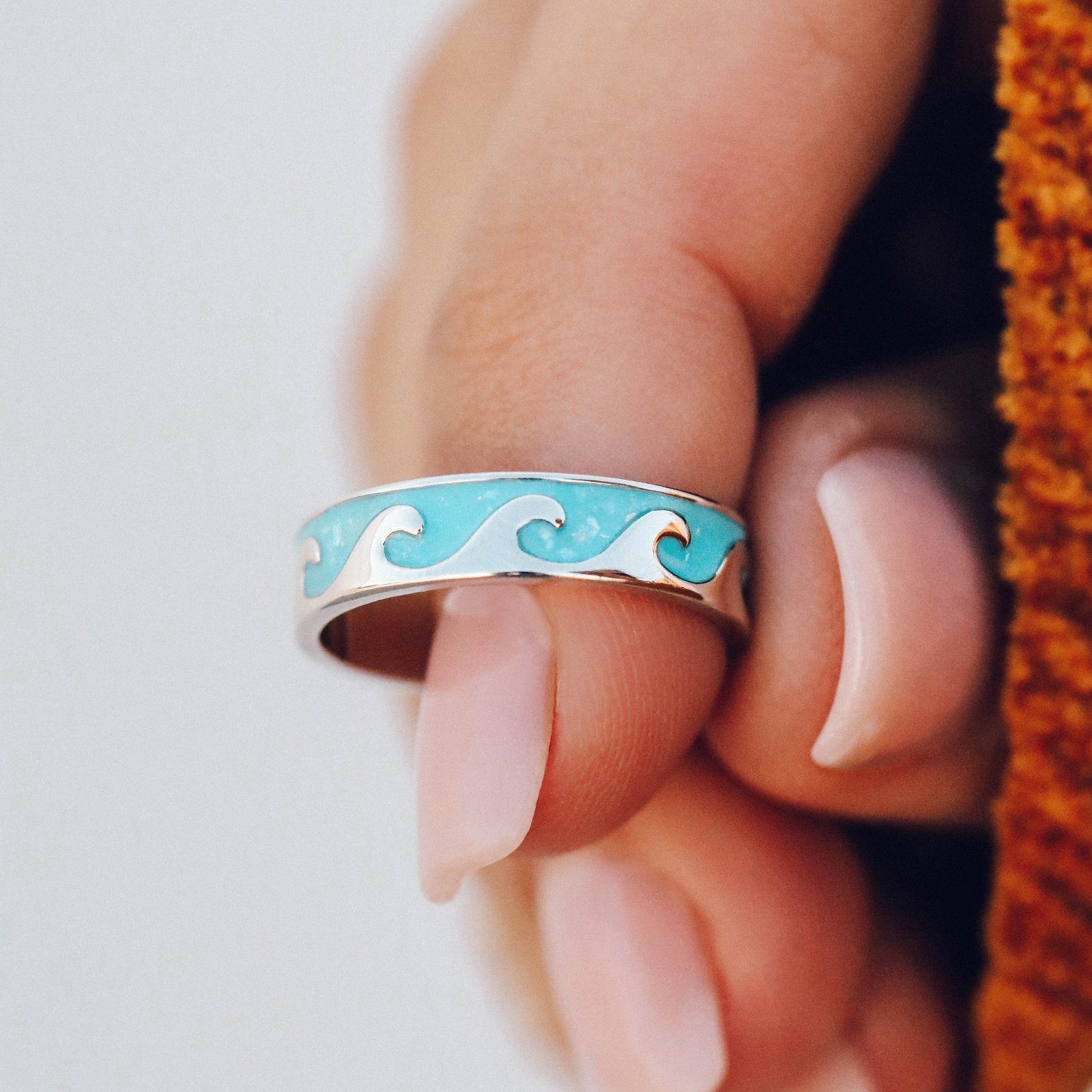 Reversible Enamel Wave Ring