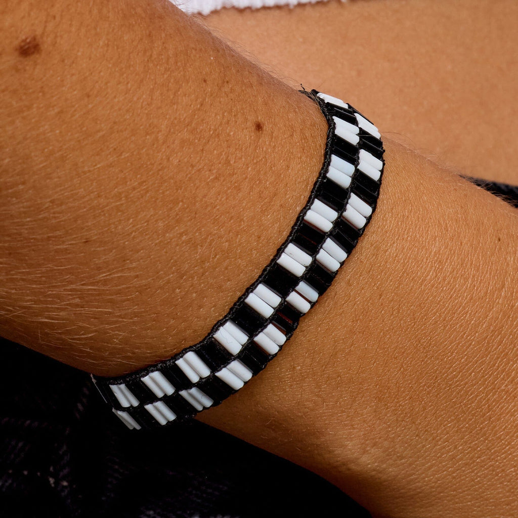 Checkerboard Bead Stretch Bracelet