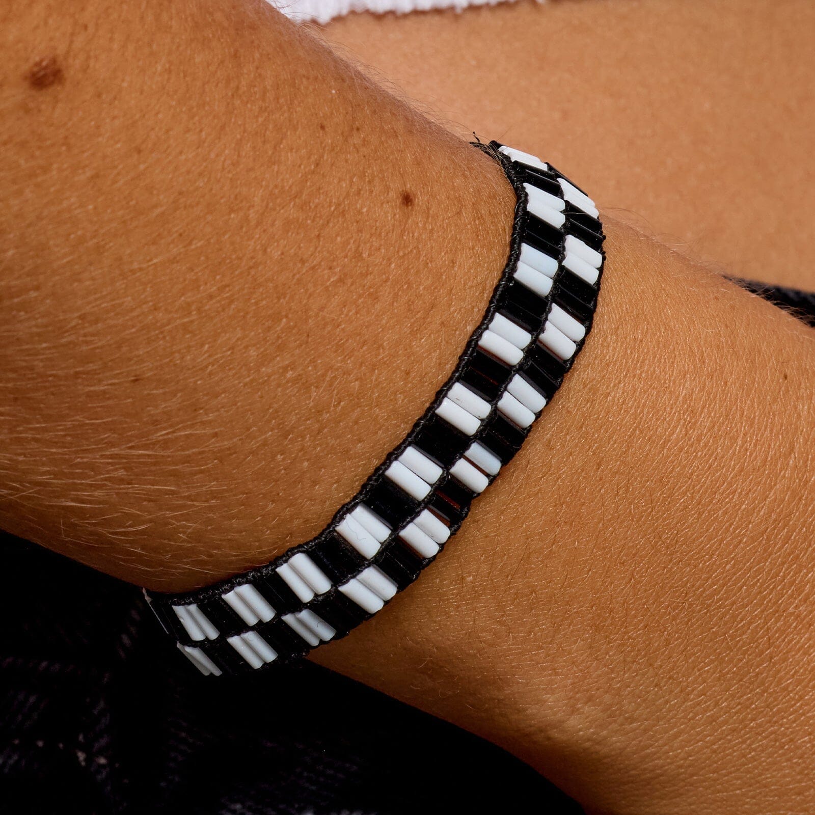Checkerboard Bead Stretch Bracelet