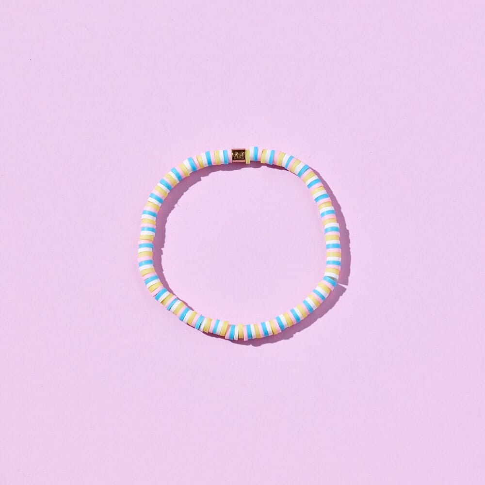 Avec le bracelet extensible Band