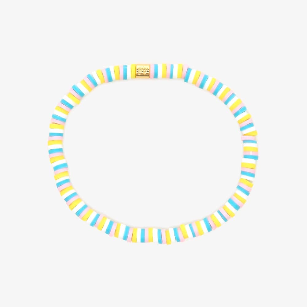 Avec le bracelet extensible Band