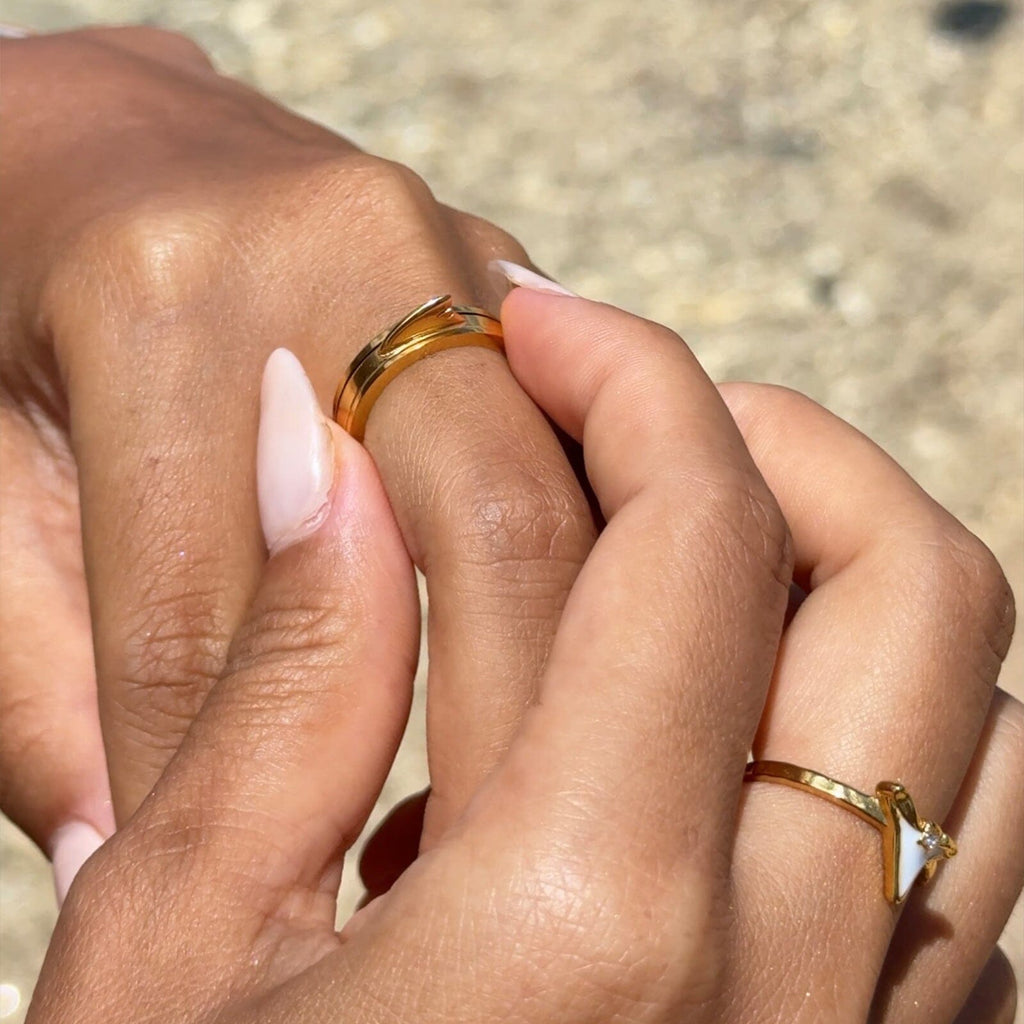 Shark Fin Fidget Ring