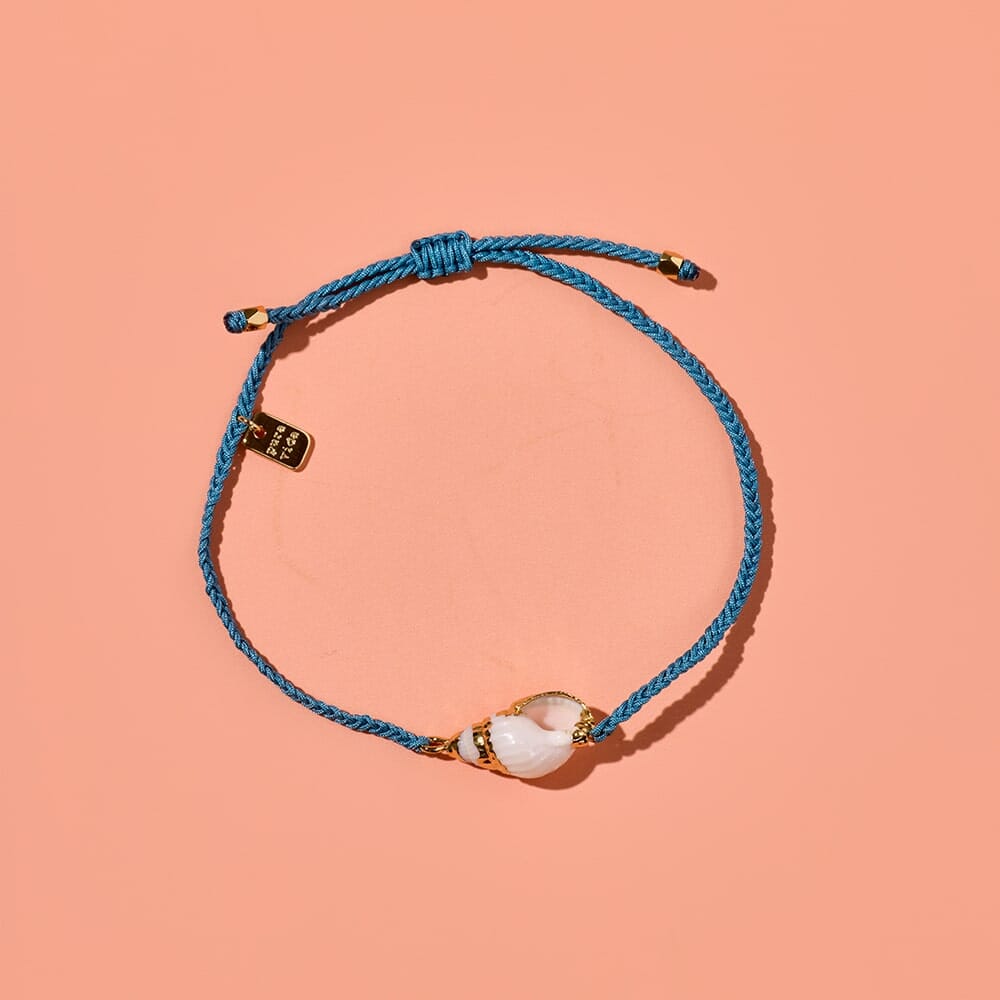 Beachside Blue Seashell Charm Bracelet